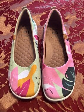 UIN Women's Floral Canvas Slip-On Flats - Pink & Green